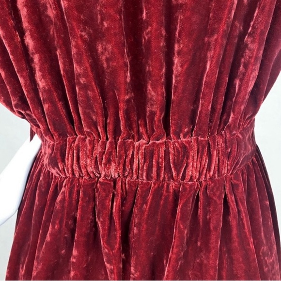 Cabi 3696 Grace Tribute Crushed Velvet Dress
Short Sleeves High Low Hem Sz Large - Picture 13 of 16